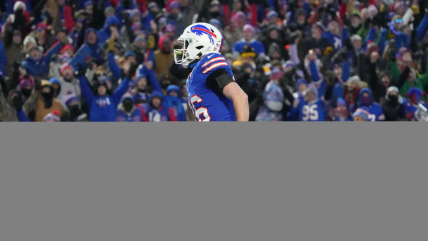 Jan 15, 2024; Orchard Park, New York, USA; Buffalo Bills tight end Dalton Kincaid (86) scores a touch-down in the first half against the Pittsburgh Steelers in a 2024 AFC wild card game at Highmark Stadium. Mandatory Credit: Kirby Lee-USA TODAY Sports Created: